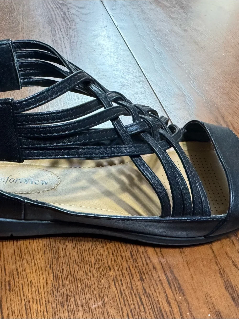 Comfort View Black Strappy Woven Open-Toe Sandals size 8W
